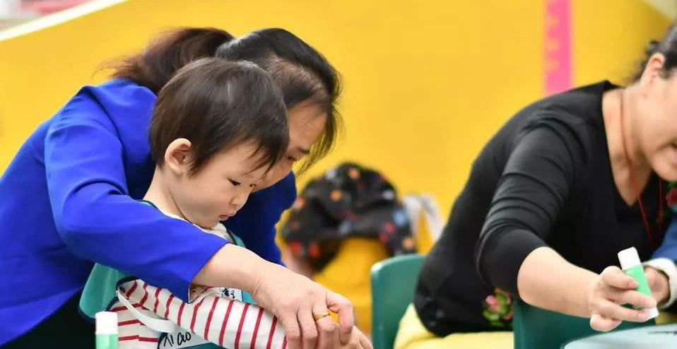 8岁短道速滑小女孩,摔倒后还反超夺冠,引全网500多万点赞休闲区蓝鸢梦想 - Www.slyday.coM