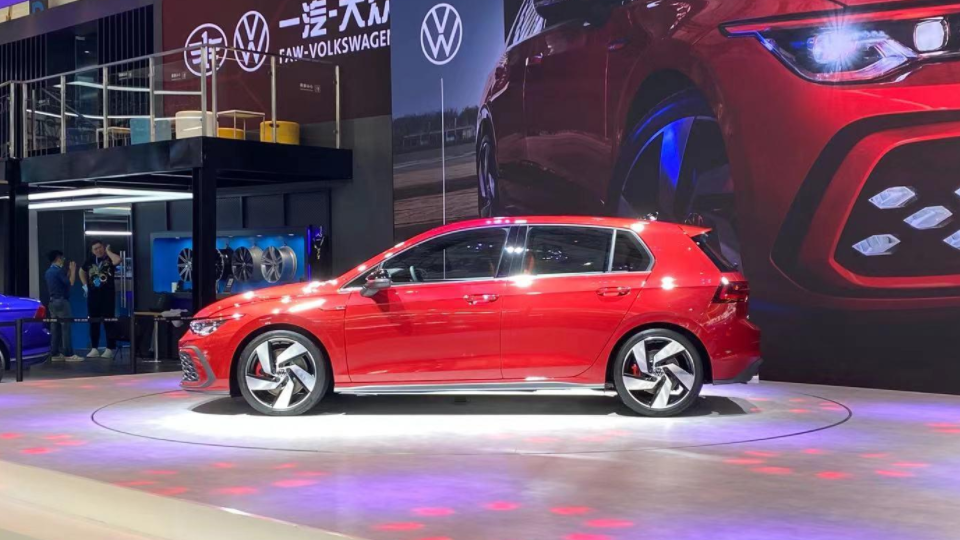 全新思域Si对比全新GTI：谁退步更严重？