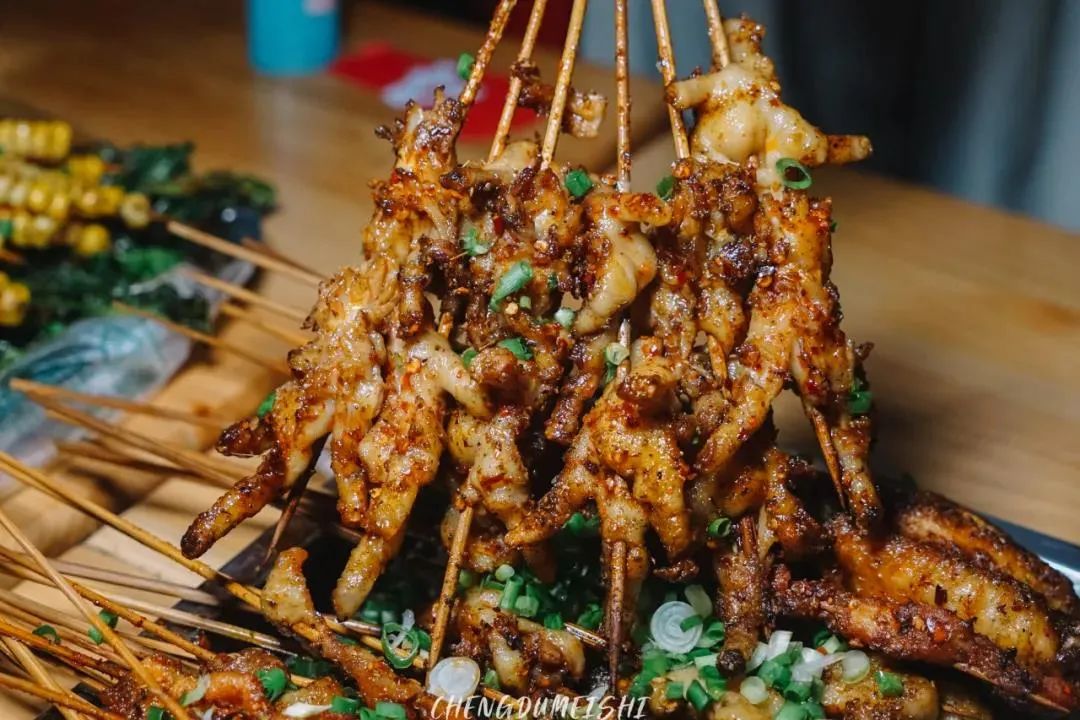 招牌之最就是无骨鸡爪,软糯粘牙,一大口连着肉筋的q脆,完全可以为了