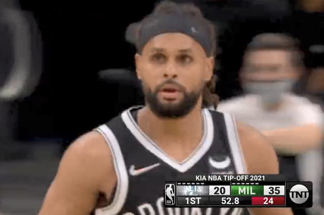 争议！阿德垫脚米德尔顿被吹一级恶意犯规，左脚故意伸出太坏了休闲区蓝鸢梦想 - Www.slyday.coM