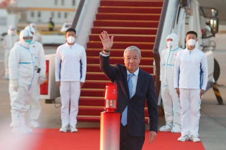 ▲北京冬奥会火种灯创意源自“中华第一灯”——西汉长信宫灯。长信宫灯出土于本届冬奥会赛区之一的河北，是2000多年前的西汉宫灯，造型轻巧华丽，设计巧妙环保。“长信”，就是永恒的信念，代表人们对光明和希望的追求和向往。新京报记者 侯少卿 摄影报道