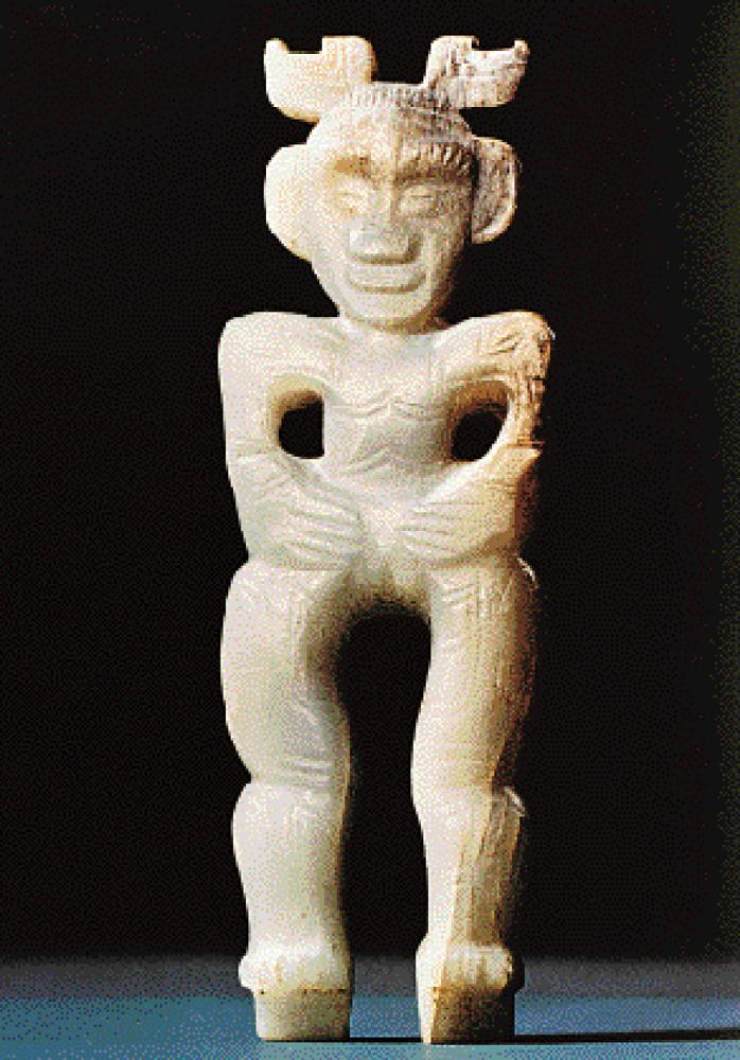 殷墟妇好墓,发现一个玉雕人,它真的与"导引术"有关系吗