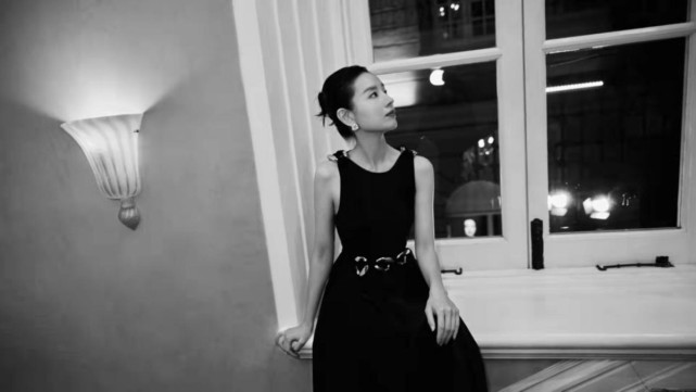 41岁董洁靠美貌上热搜！挑战自我演袁隆平夫人，穿白裙温柔感爆棚休闲区蓝鸢梦想 - Www.slyday.coM