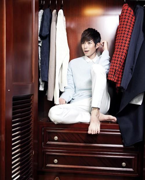 广西南宁：男子疑似偷情被抓,情急之下躲进衣柜,称怕引起误会休闲区蓝鸢梦想 - Www.slyday.coM