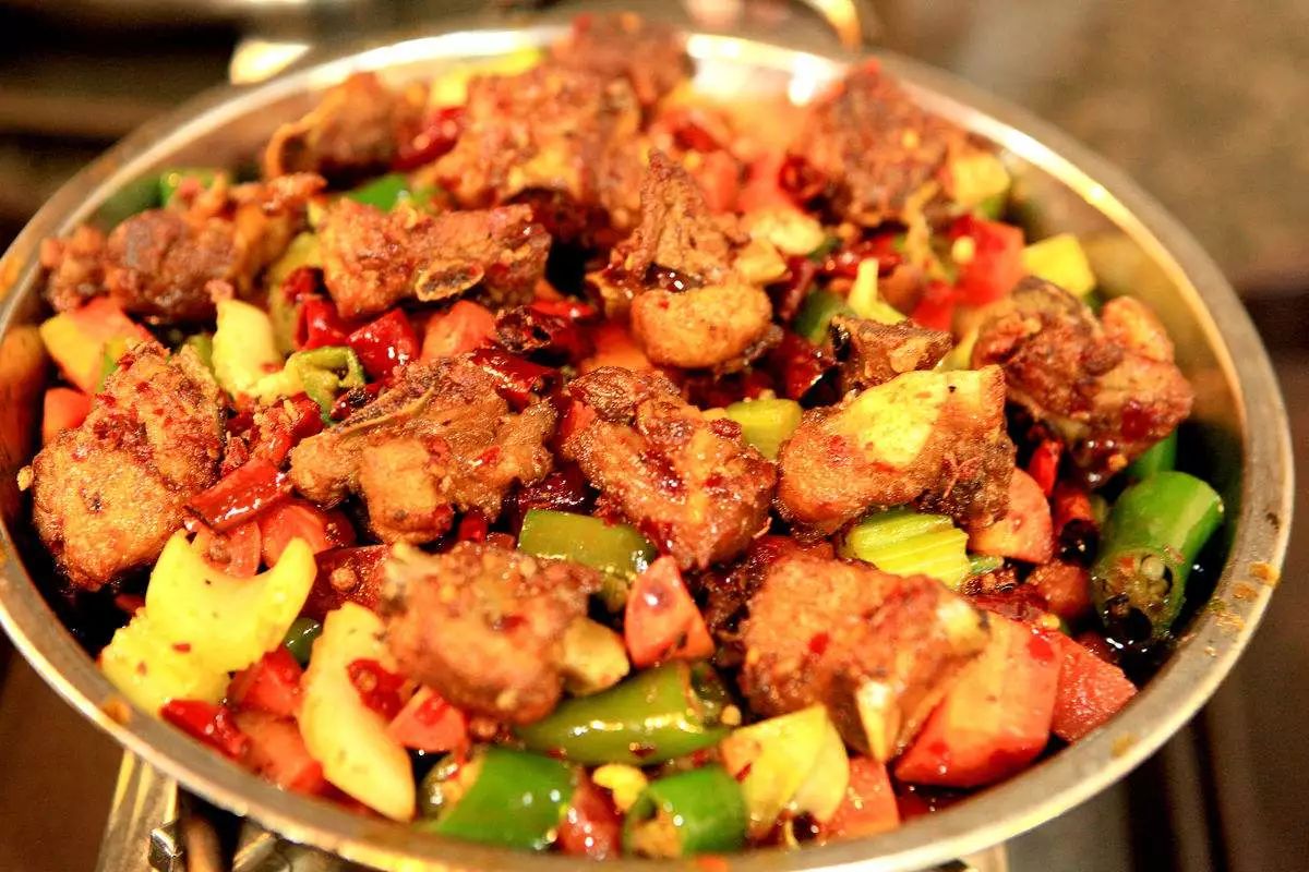 铁板香辣排骨|排骨|辣椒|豆豉_新浪新闻