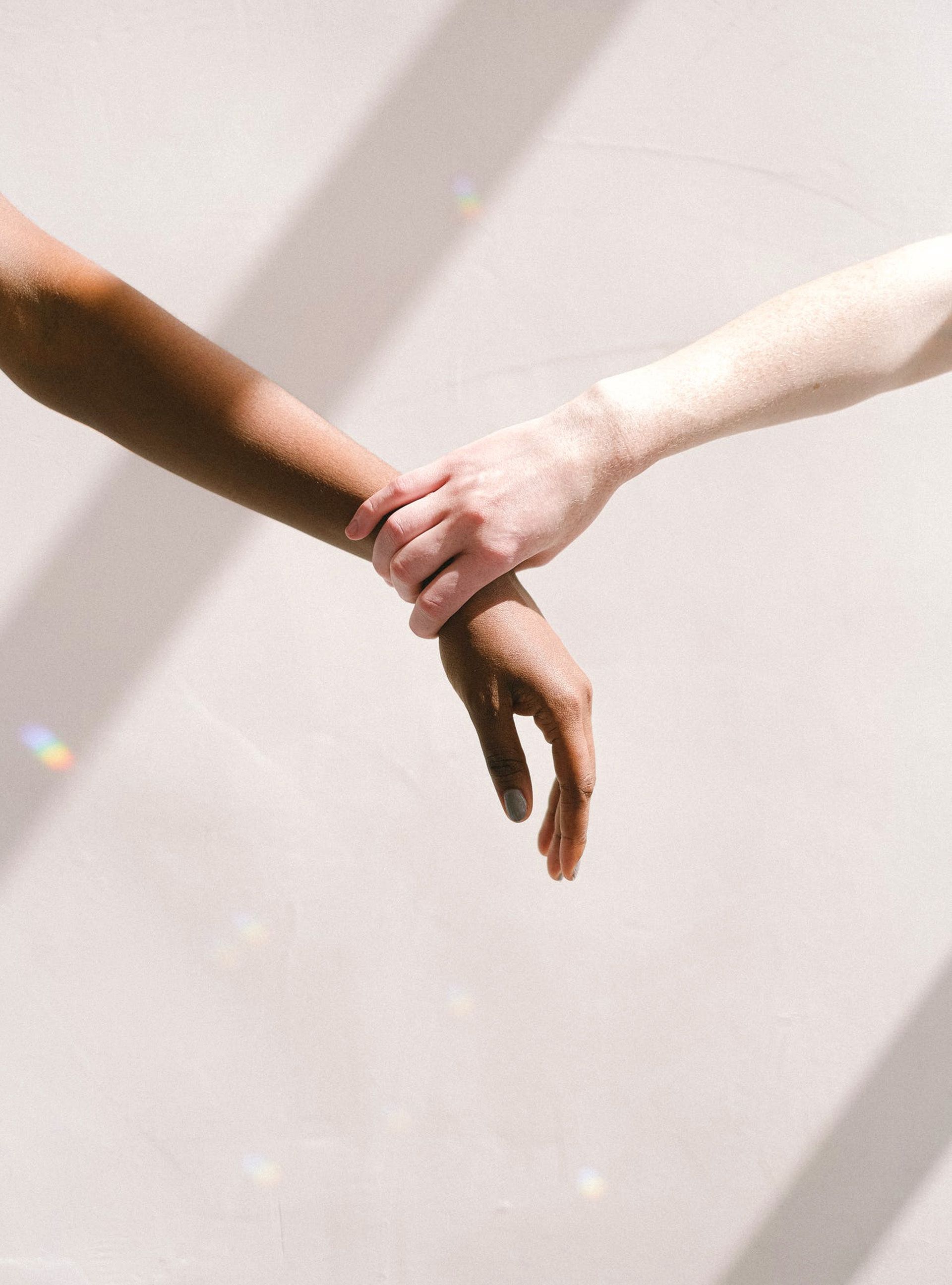 在悲哀的婚姻中坚持,心痛了才懂得放手,谁爱谁已不重要|婚姻|离婚