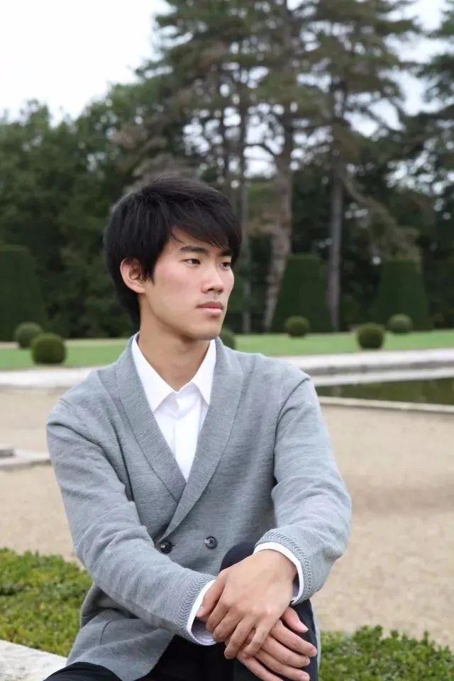 17岁中国少年，用一堆火车票换来了“钢琴界奥运会”入场券休闲区蓝鸢梦想 - Www.slyday.coM