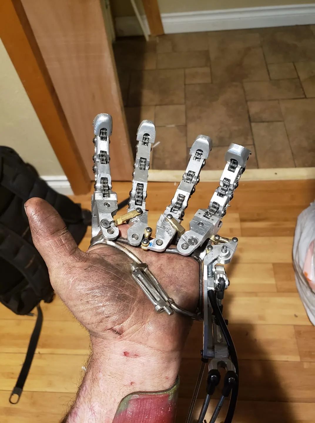 汶川地震幸存者的机械腿走秀,有点震撼|汶川地震_新浪新闻