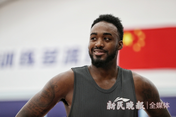 一个人打爆一支球队！上海男篮的新外援富兰克林也太好用了休闲区蓝鸢梦想 - Www.slyday.coM