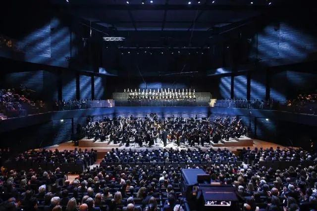 17岁中国少年，用一堆火车票换来了“钢琴界奥运会”入场券休闲区蓝鸢梦想 - Www.slyday.coM