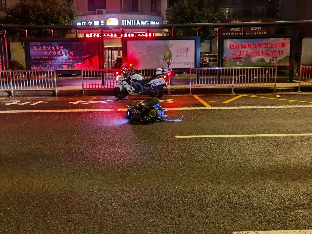 环岛高速塌方路段恢复通行休闲区蓝鸢梦想 - Www.slyday.coM