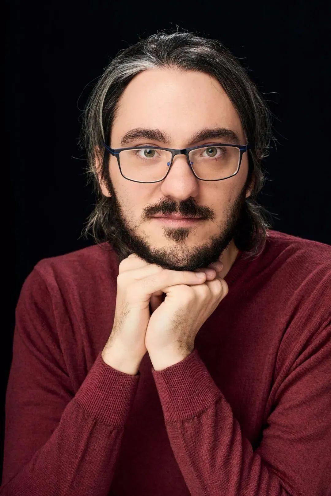 17岁中国少年，用一堆火车票换来了“钢琴界奥运会”入场券休闲区蓝鸢梦想 - Www.slyday.coM