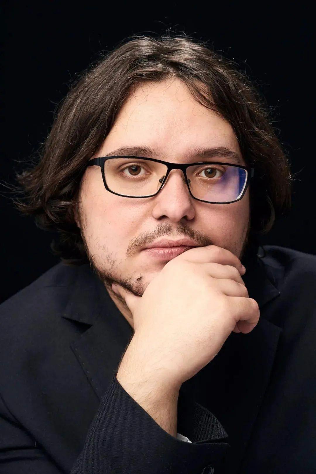 17岁中国少年，用一堆火车票换来了“钢琴界奥运会”入场券休闲区蓝鸢梦想 - Www.slyday.coM