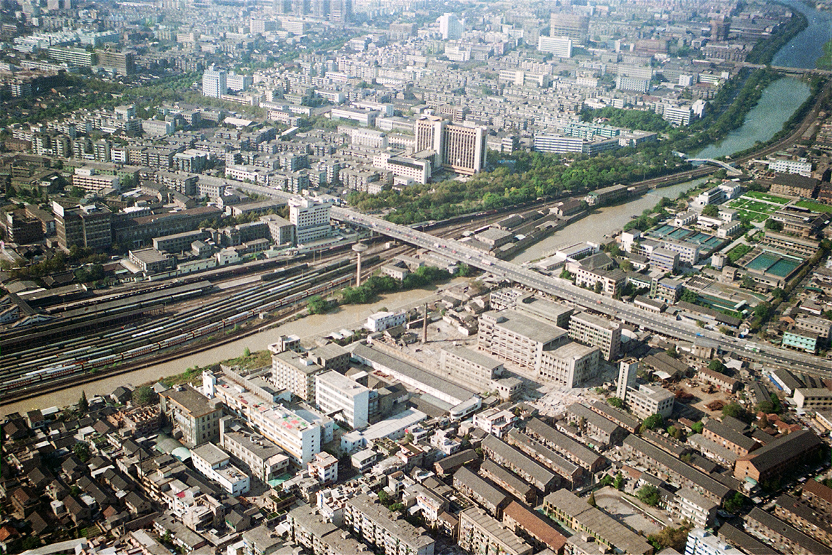清泰立交桥，1995年。