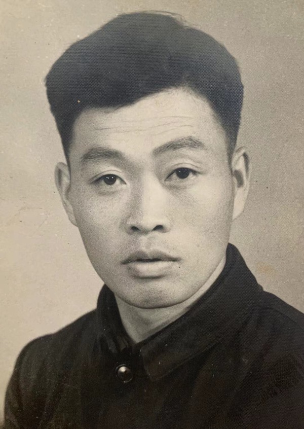 大浪打到船上水文人张国喜再也无法当艄公