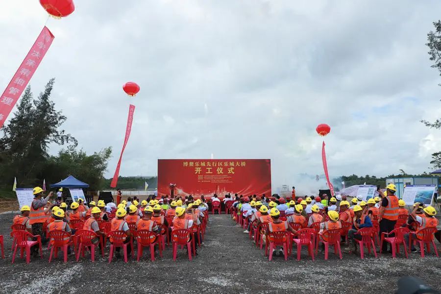 环岛高速塌方路段恢复通行休闲区蓝鸢梦想 - Www.slyday.coM
