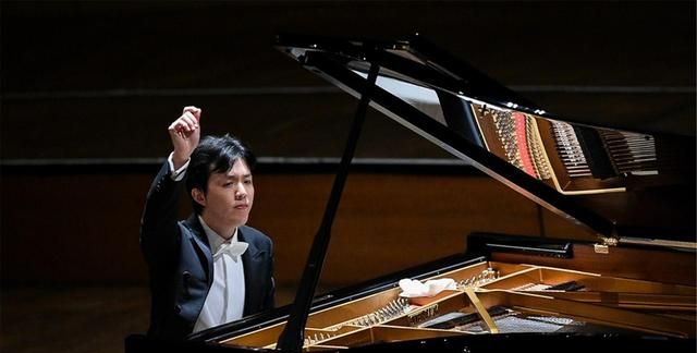 李云迪,因“贪图”美色毁一生,让高学历的女友情何以堪休闲区蓝鸢梦想 - Www.slyday.coM 李云迪,因“贪图”美色毁一生,让高学历的女友情何以堪休闲区蓝鸢梦想 - Www.slyday.coM