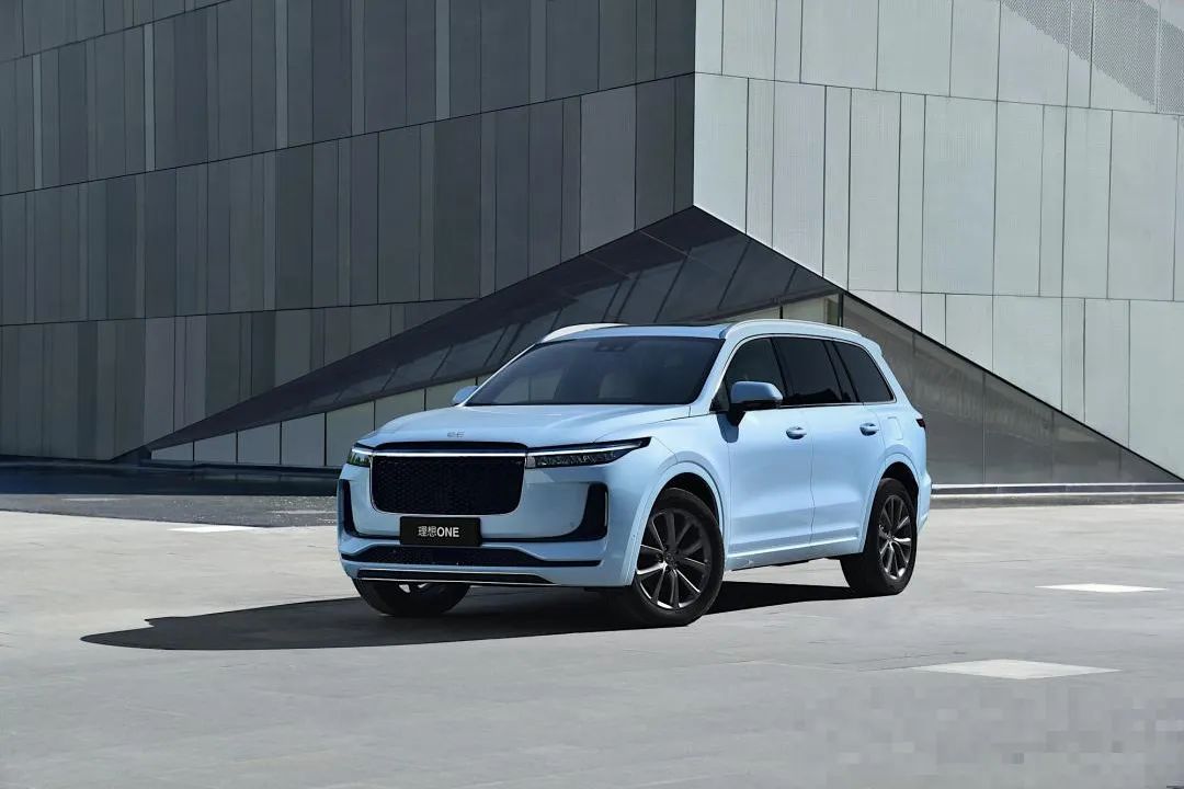 30万级新能源豪华SUV哪家强？领克09 PHEV对比理想ONE