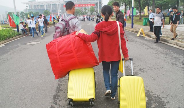 2022年春节假期,假期有望由7天增加至15天,家长一反常态支持休闲区蓝鸢梦想 - Www.slyday.coM