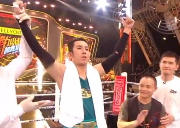 向佐和肖顺尧打拳击，被看好的他却输掉了比赛休闲区蓝鸢梦想 - Www.slyday.coM