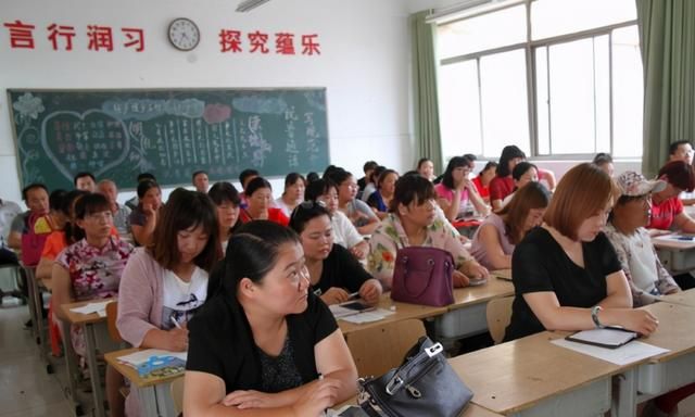 "开家长会儿子的要求,让宝妈后悔了__财经头条