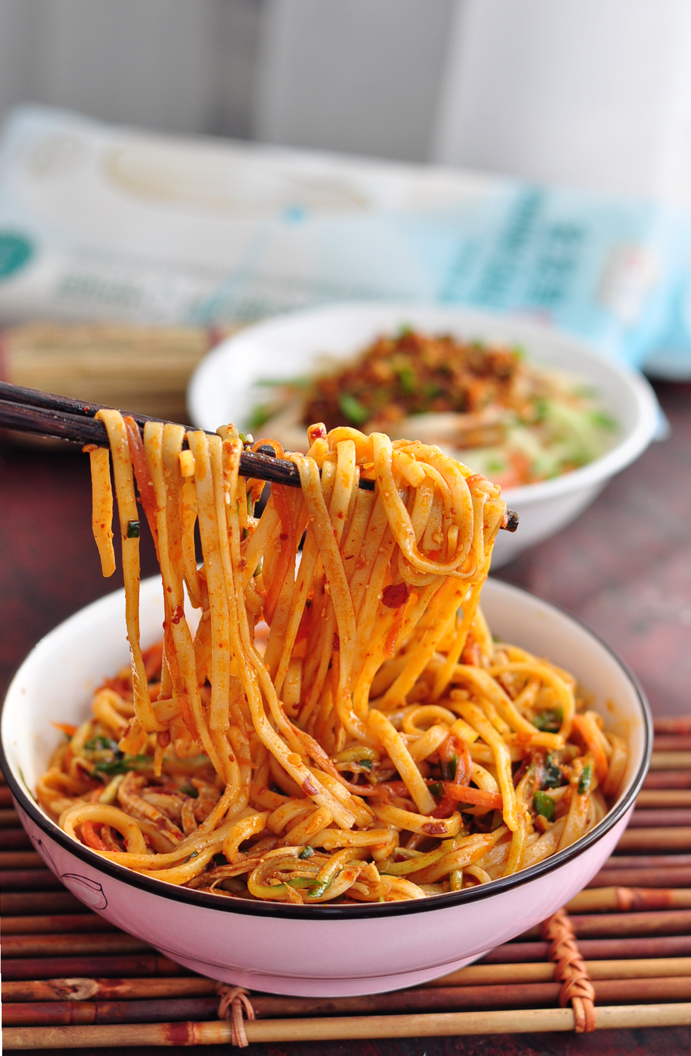 在家不知道吃什么试试这道低脂开胃的鸡丝凉面真开胃