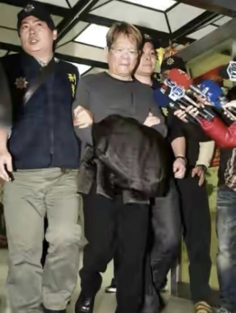 色字头上一把刀！从黄海波到李云迪，嫖娼的被抓的男星前仆后继休闲区蓝鸢梦想 - Www.slyday.coM