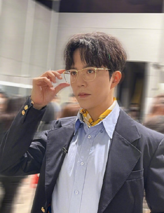 川音摘掉李云迪工作室门牌，名下公司仅剩一家，恩师恳请给他机会休闲区蓝鸢梦想 - Www.slyday.coM