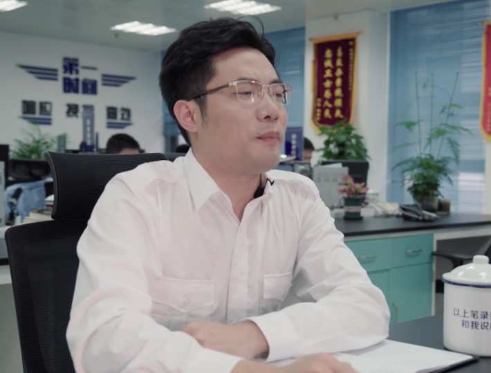 刚复播就有大动作,大司马西装革履初显官相,网友起哄:韩厅好|大司马