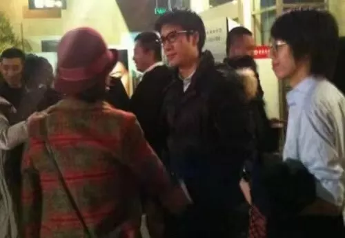 李云迪嫖娼被捕并非首次!恩师连说三个痛心,隐婚的瓜也被扒休闲区蓝鸢梦想 - Www.slyday.coM 李云迪嫖娼被捕并非首次!恩师连说三个痛心,隐婚的瓜也被扒休闲区蓝鸢梦想 - Www.slyday.coM