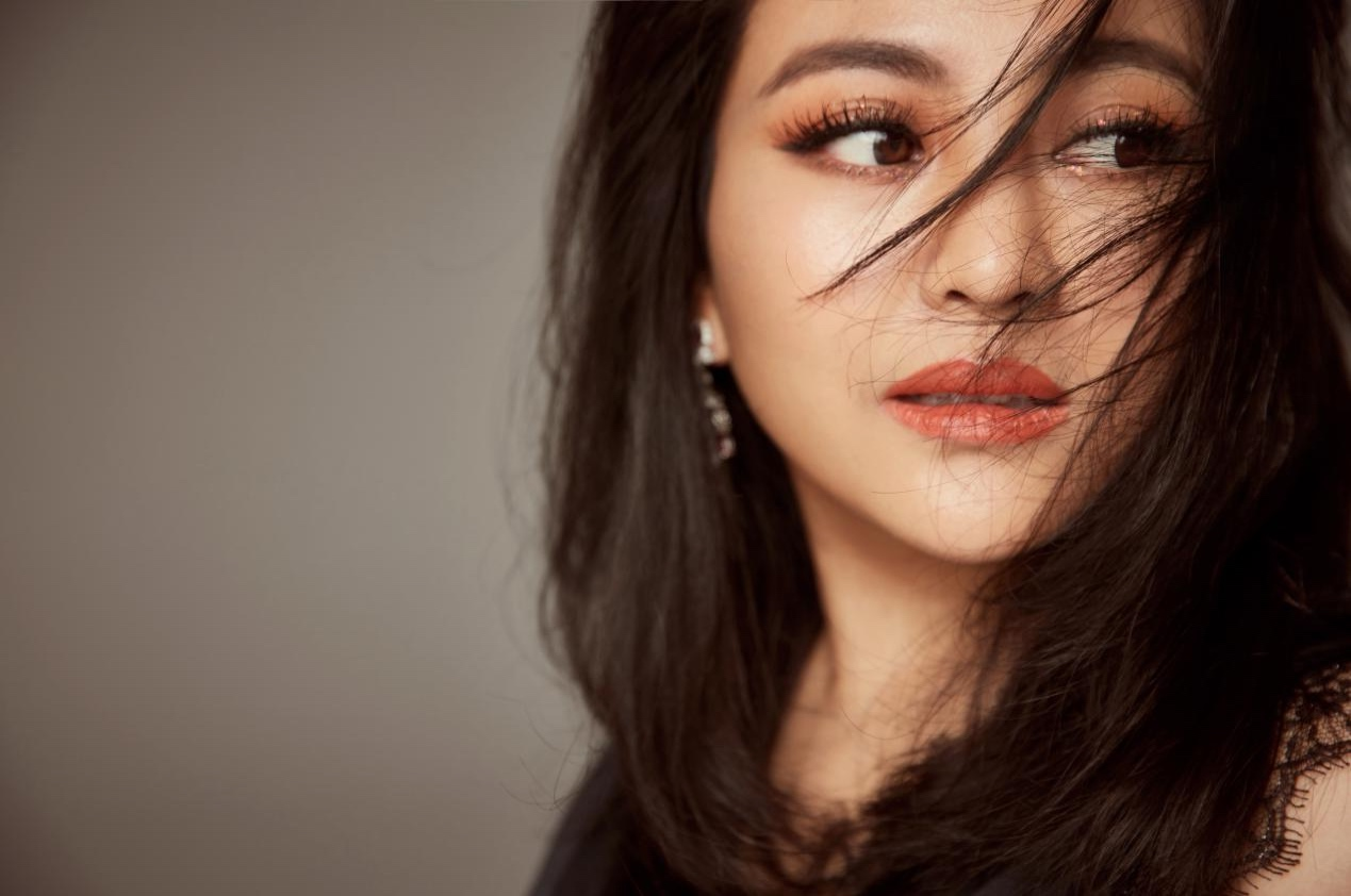 阿鲁阿卓再获奖她用作品和歌声生动演绎了中国梦