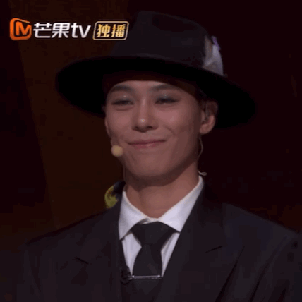 五公上演你们看了吗穿着机长装跳舞的尹正好上头