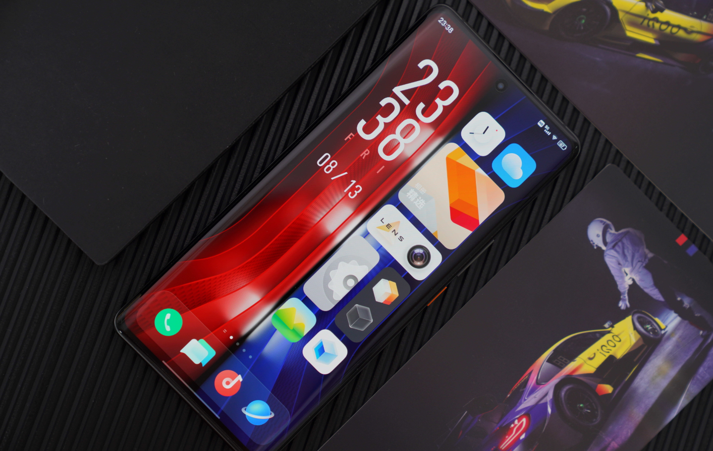 五千的手机什么样子这几款国产旗舰都有黑科技