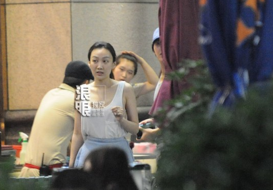 李云迪嫖娼被抓/年年换女友，前两天还被拍到这种黑料…休闲区蓝鸢梦想 - Www.slyday.coM