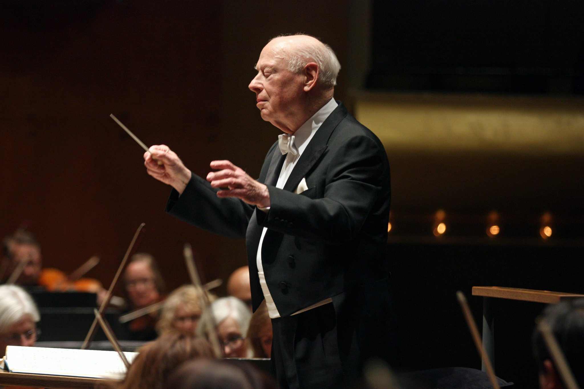 音乐经济公司askonas holt证实,海丁克在家中平静离世.