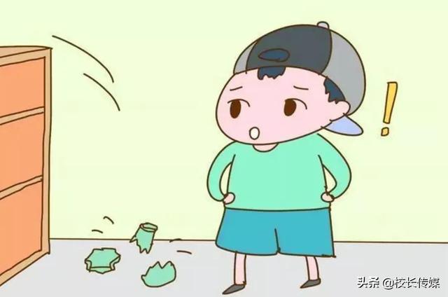 女孩用钢丝球帮爸爸洗车：不敢犯错的孩子赢不了未来休闲区蓝鸢梦想 - Www.slyday.coM