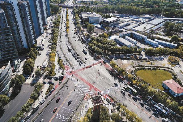 过街少走三成路望京超大路口完成改造