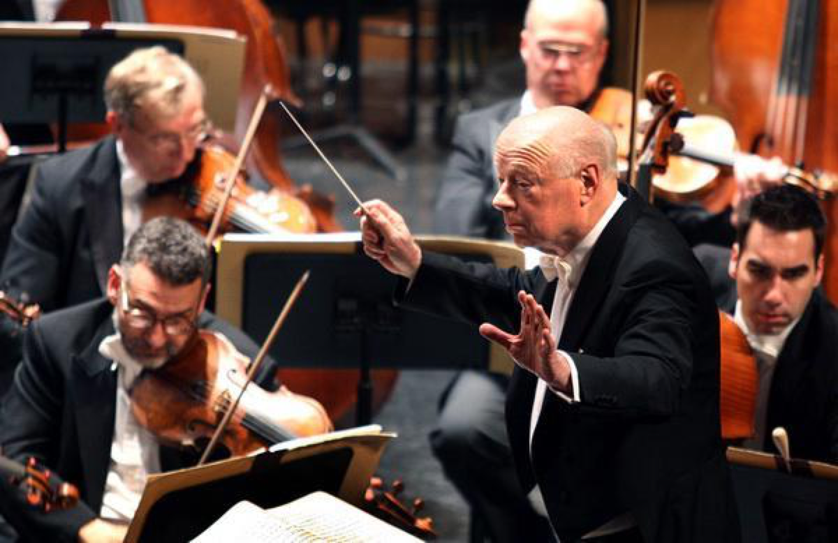 2009年2月，海丁克指挥芝加哥交响乐团登台上海大剧院。