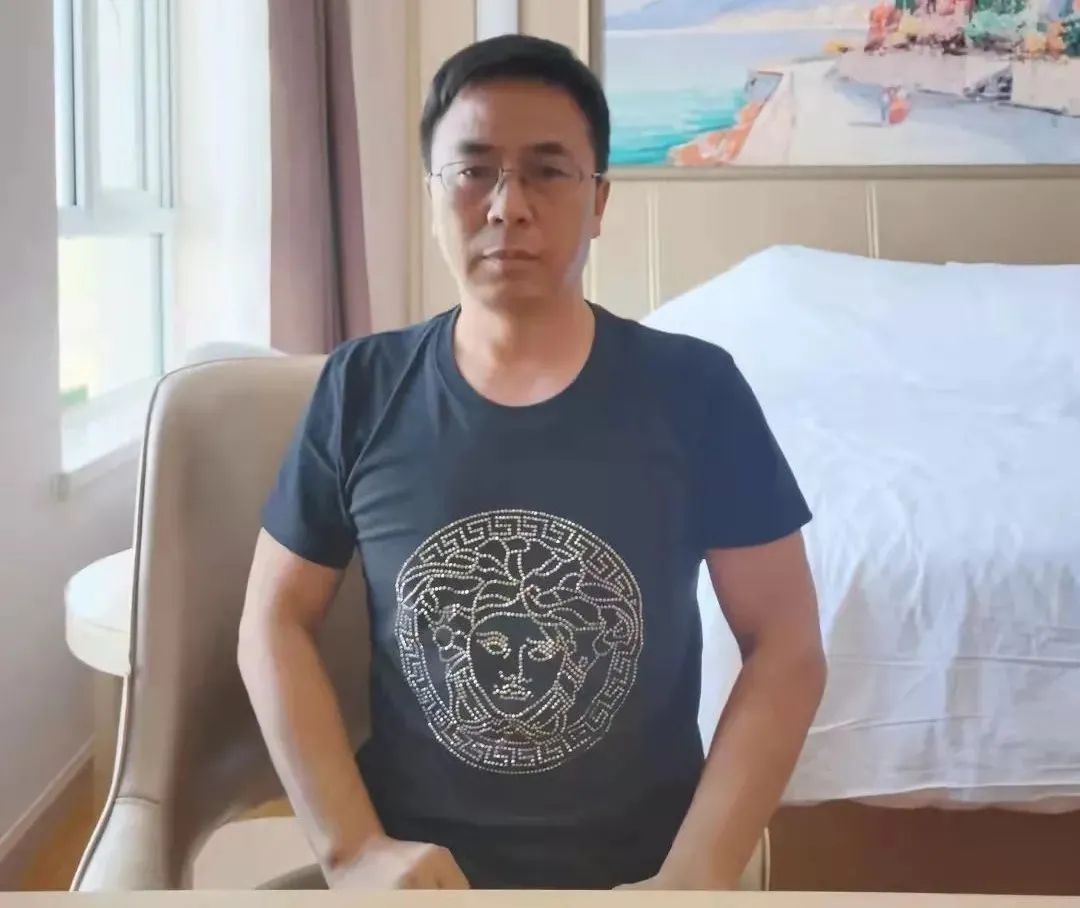 立大功了！司机一再坚持带旅行团做核酸，结果发现4例确诊休闲区蓝鸢梦想 - Www.slyday.coM