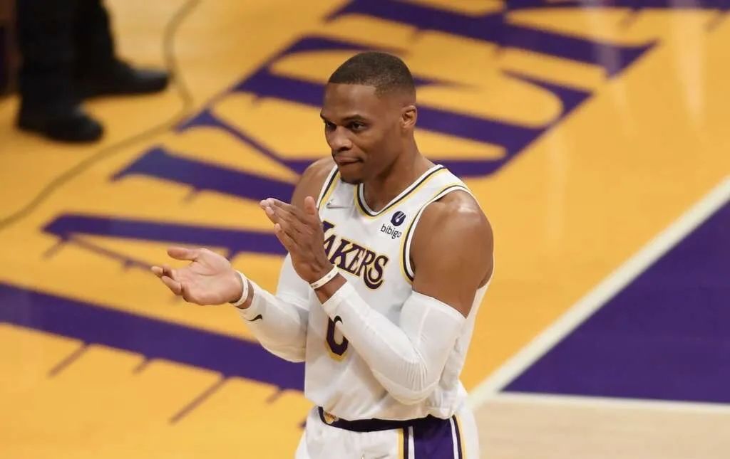 浓眉称今天训练威少做回自己 湖人主帅：会给他球权休闲区蓝鸢梦想 - Www.slyday.coM