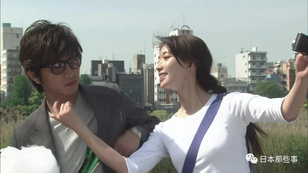 是满岛光,这部剧是朝日台的木9剧,将由木村拓哉担任一番主演