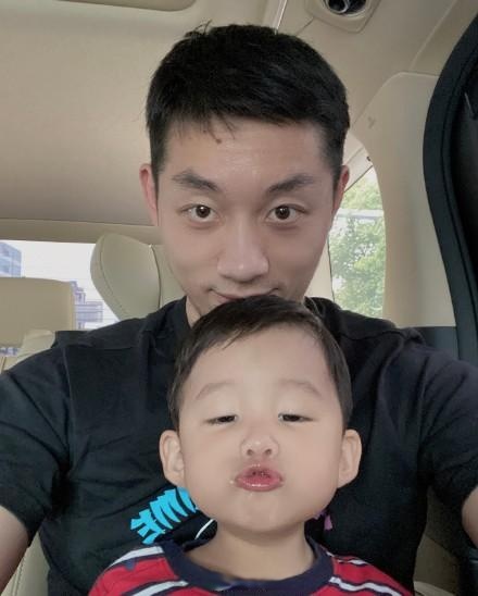 国乒三大主力还在度假！刘诗雯现身影城，许昕直播，马龙相妻教子休闲区蓝鸢梦想 - Www.slyday.coM