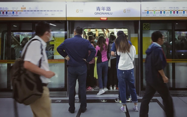 北京大爷地铁没座直接坐女子腿上,面对质问豪横回应:我有这资格休闲区蓝鸢梦想 - Www.slyday.coM 北京大爷地铁没座直接坐女子腿上,面对质问豪横回应:我有这资格休闲区蓝鸢梦想 - Www.slyday.coM