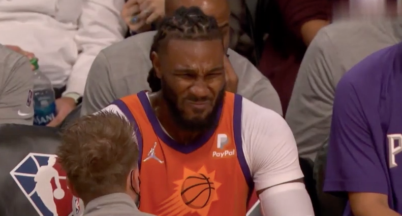 詹姆斯！一级恶意犯规！摊手不满 怒视裁判 回放来了休闲区蓝鸢梦想 - Www.slyday.coM