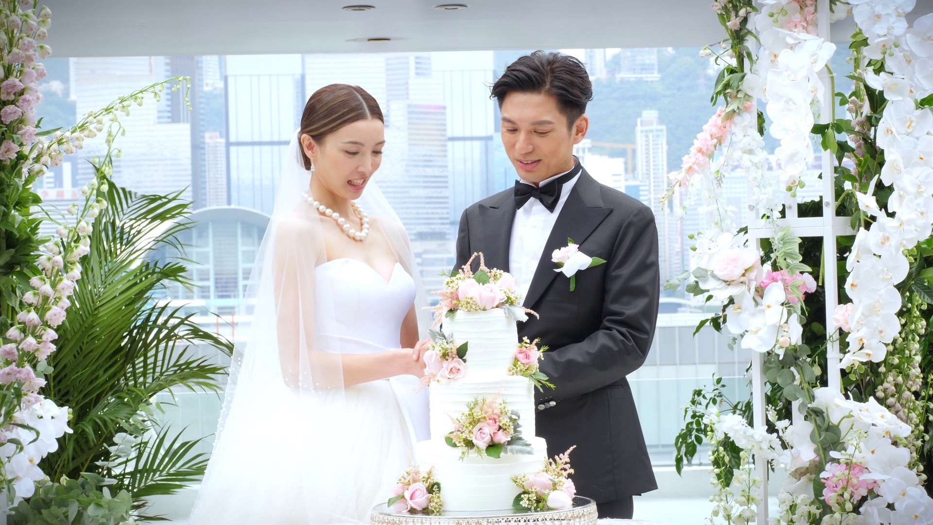 妻子戴四对龙凤镯出嫁,长相清秀气质文雅|薛世恒|陈法拉|再婚_新浪