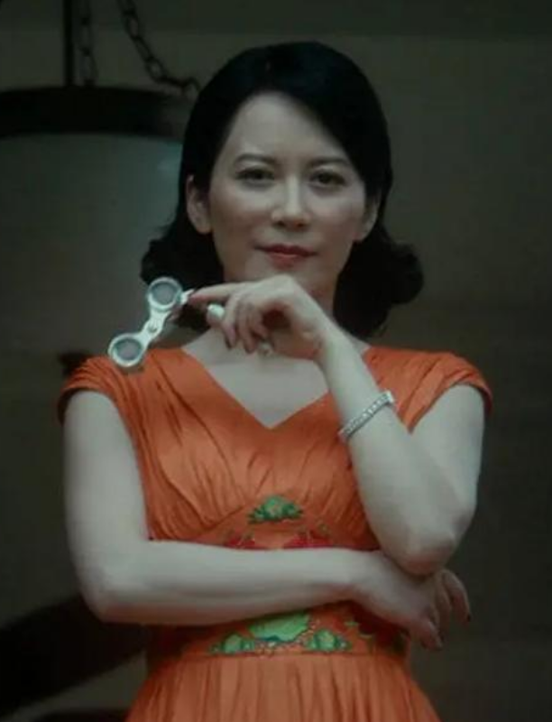 第一炉香豆瓣5.9分，马思纯学生装惊艳，拉低分数的反而是俞飞鸿休闲区蓝鸢梦想 - Www.slyday.coM