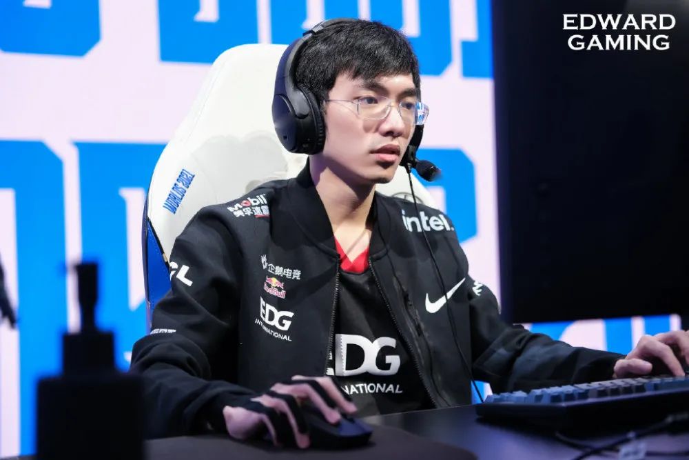 T13:0光速带走HLE晋级四强休闲区蓝鸢梦想 - Www.slyday.coM