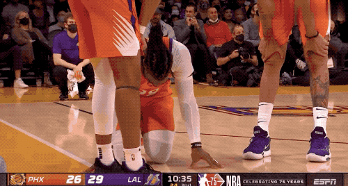 詹姆斯！一级恶意犯规！摊手不满 怒视裁判 回放来了休闲区蓝鸢梦想 - Www.slyday.coM