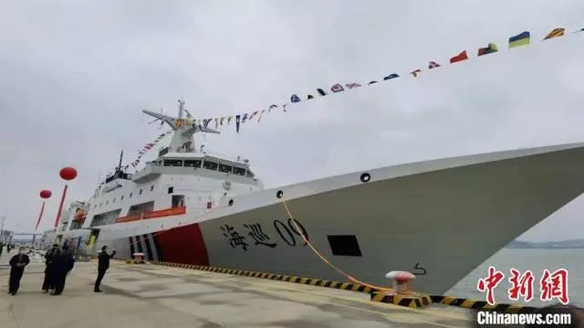 中国首艘万吨级海事巡逻船“海巡09”轮在广州列编 图源：中新网