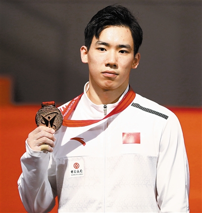 力压奥运会冠军 张博恒全能封王